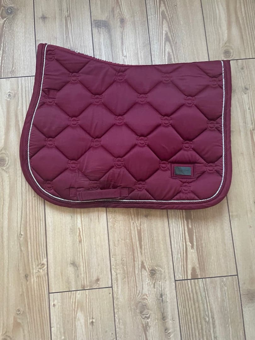 Bild 1 av Vinrött schabrak