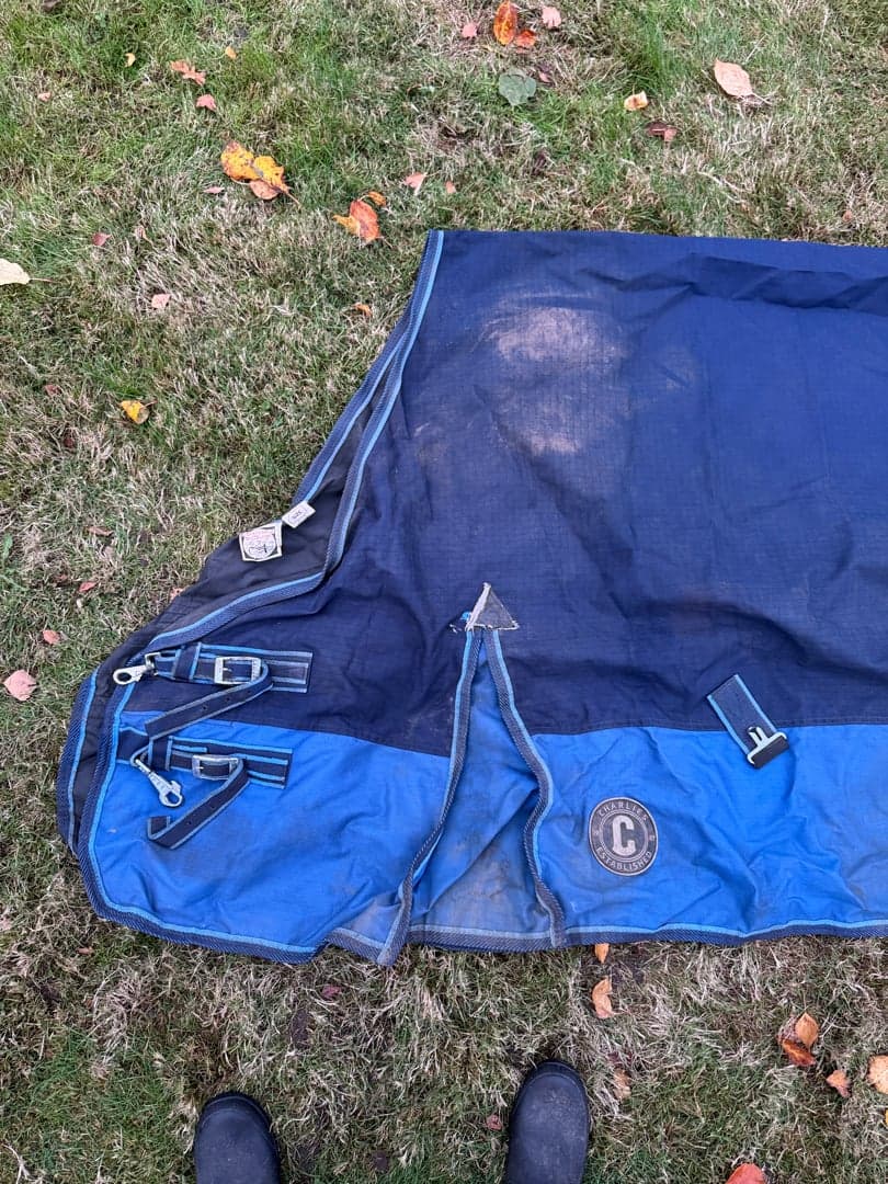 Image 1 of Blått utetäcke från CHARLIES