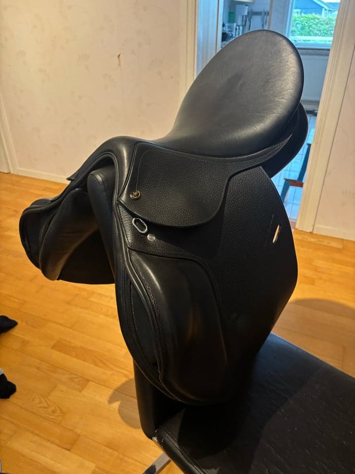 Media 2 av Ordo Equester Romulus 17" 