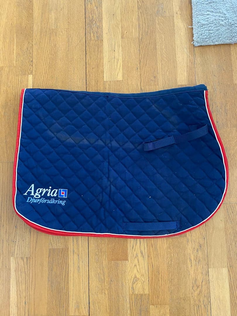 Bild 1 av Blått schabrak från Agria Djurförsäkring