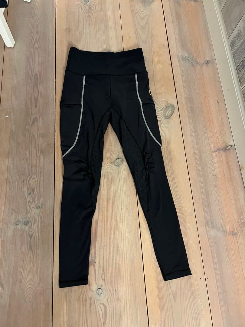 Image 1 of Svarta ridbyxor från Maya delorez 