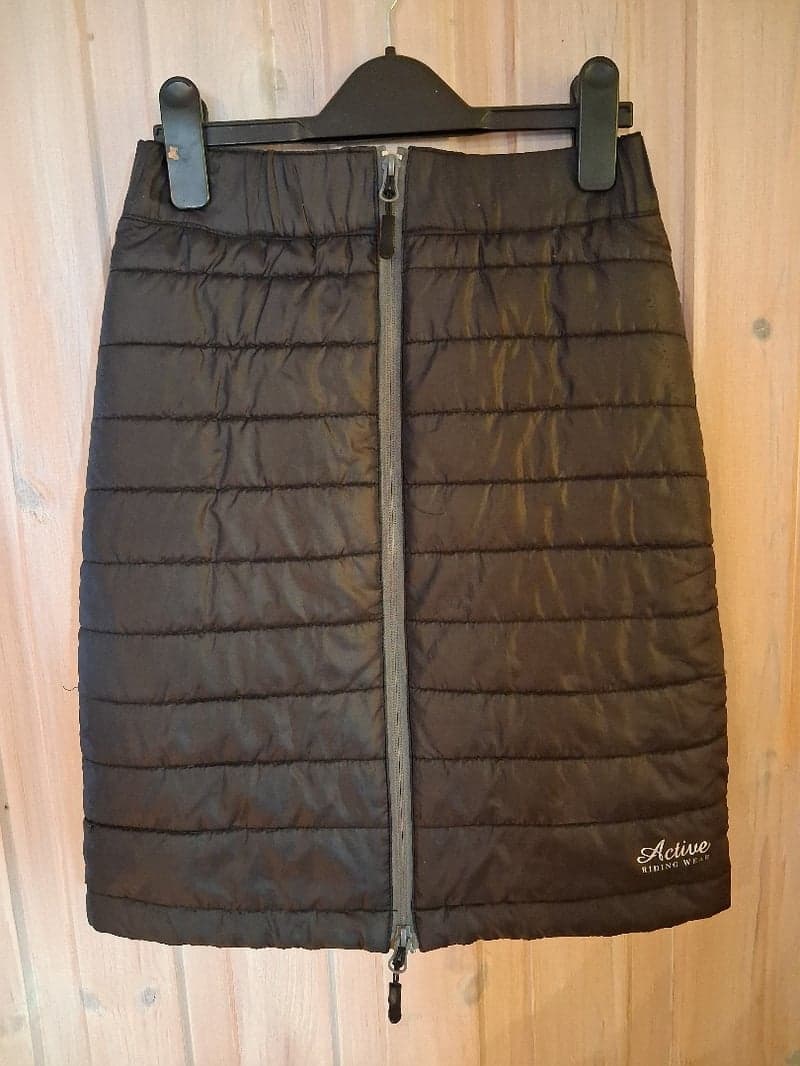 Bild 2 av Svart ridkjol från Active riding wear