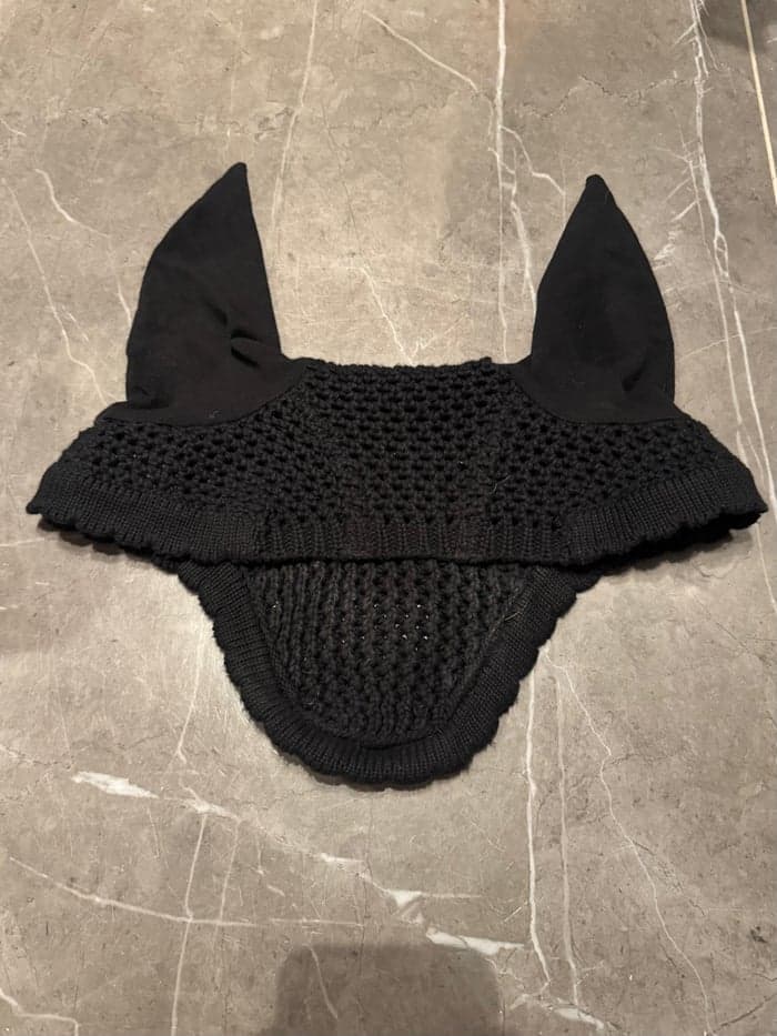 Media 4 av Svart huva med E-logga från Equiline