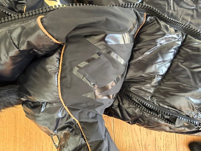 Media 6 of Svart jacka