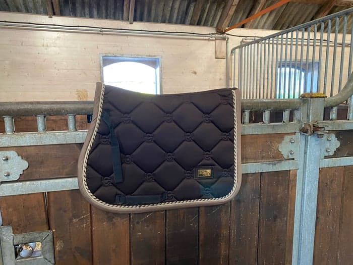 Media 3 av Equestrian Stockholm hopp-schabrak