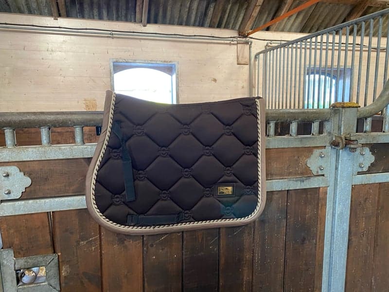 Bild 3 av Equestrian Stockholm hopp-schabrak