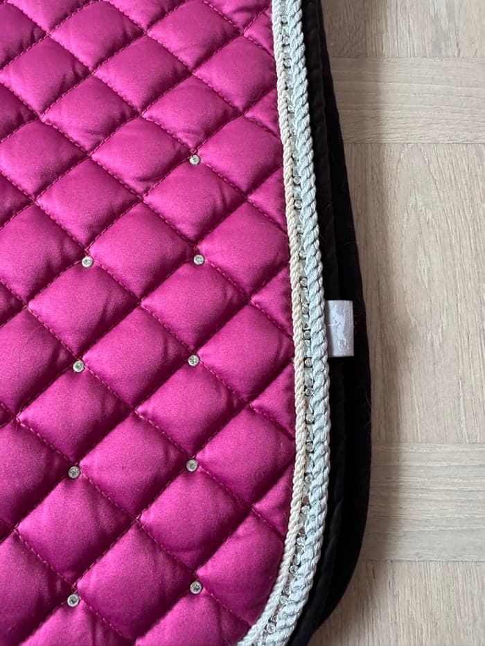 Media 4 of Rosa schabrak från Schockemöhle Sports