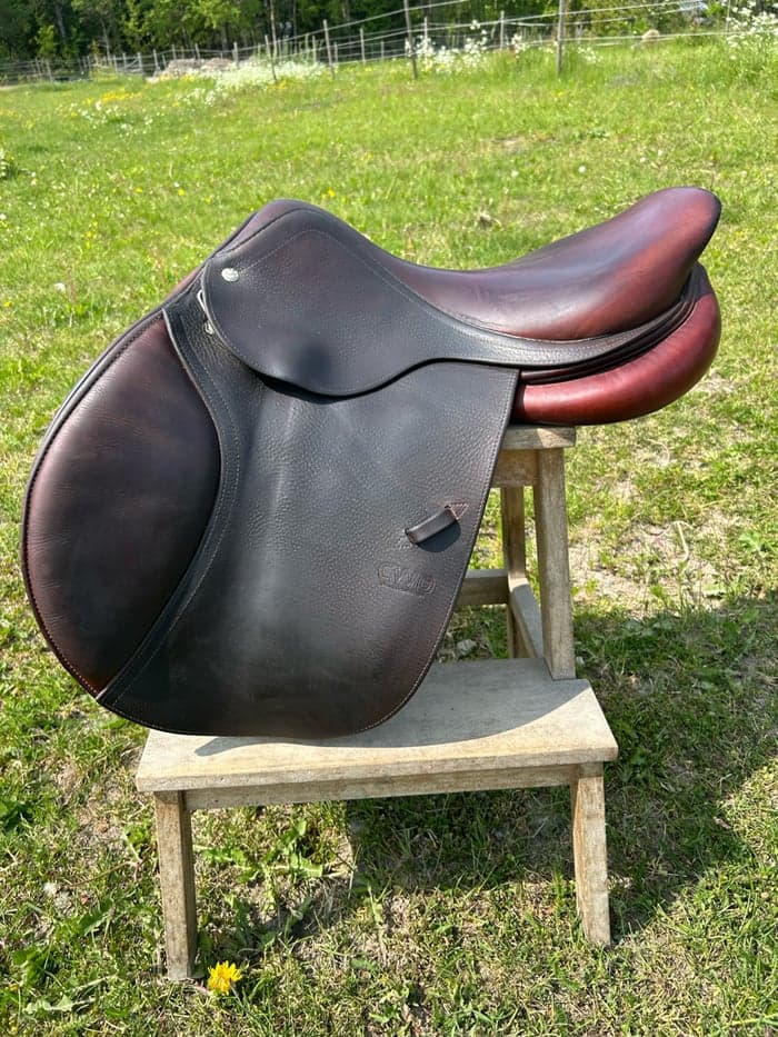 Media 1 av CWD hoppsadel 17”