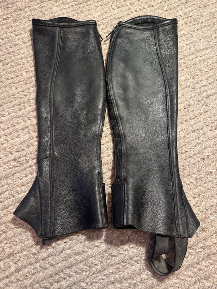 Media 2 av Dy’on chaps – ca 60 cm höga xs 