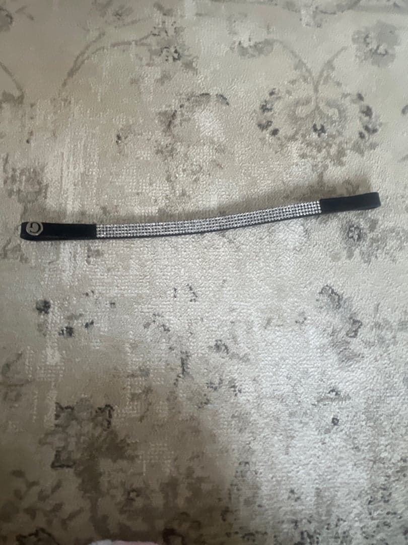 Bild 1 av Svart pannband med strass från G.Passier