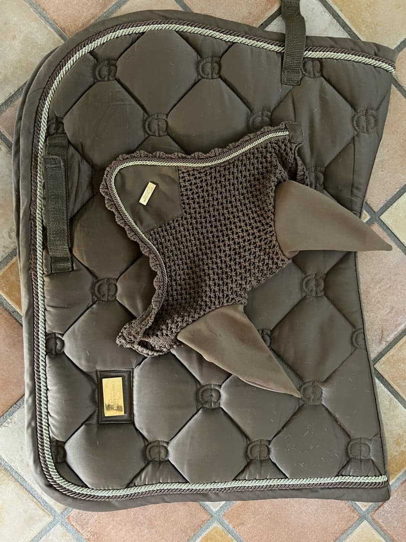 Bild 1 av Schabrak och luva Equestrian Stockholm, champagne 