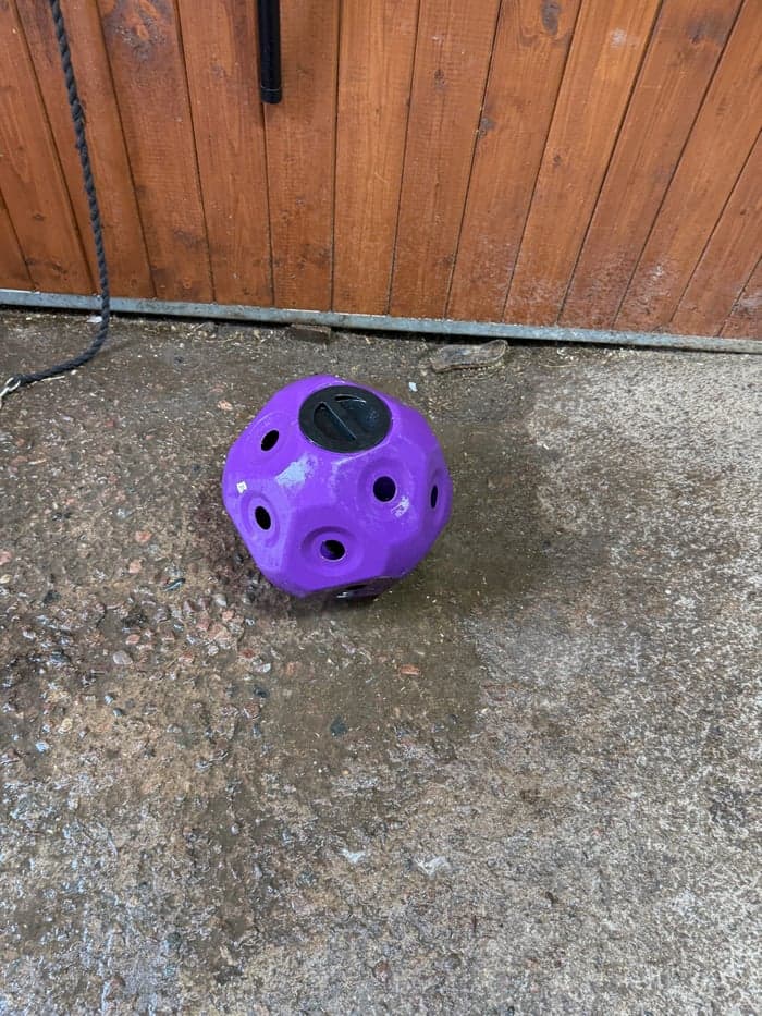 Media 1 av Hö boll/aktiverings boll