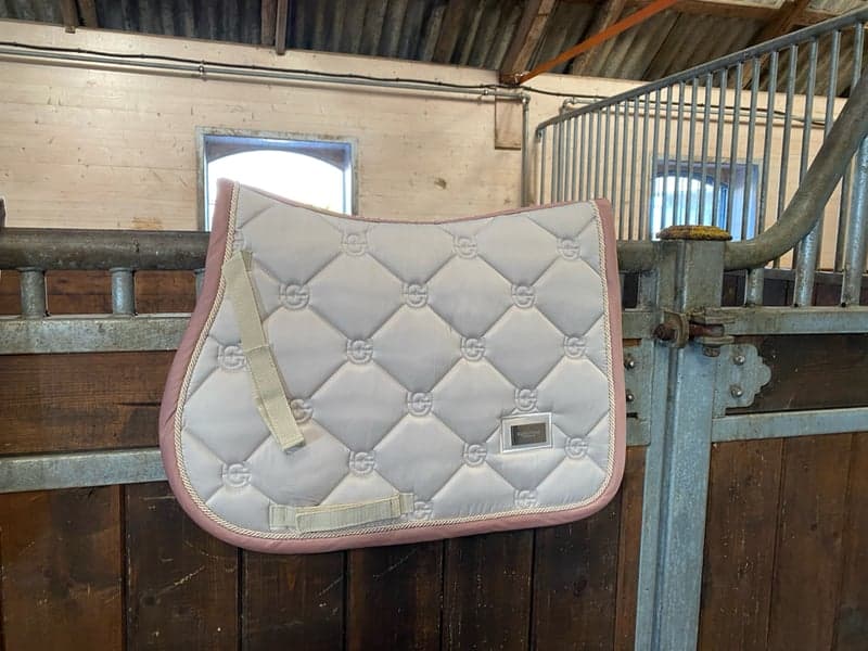 Bild 4 av Equestrian Stockholm hopp-schabrak