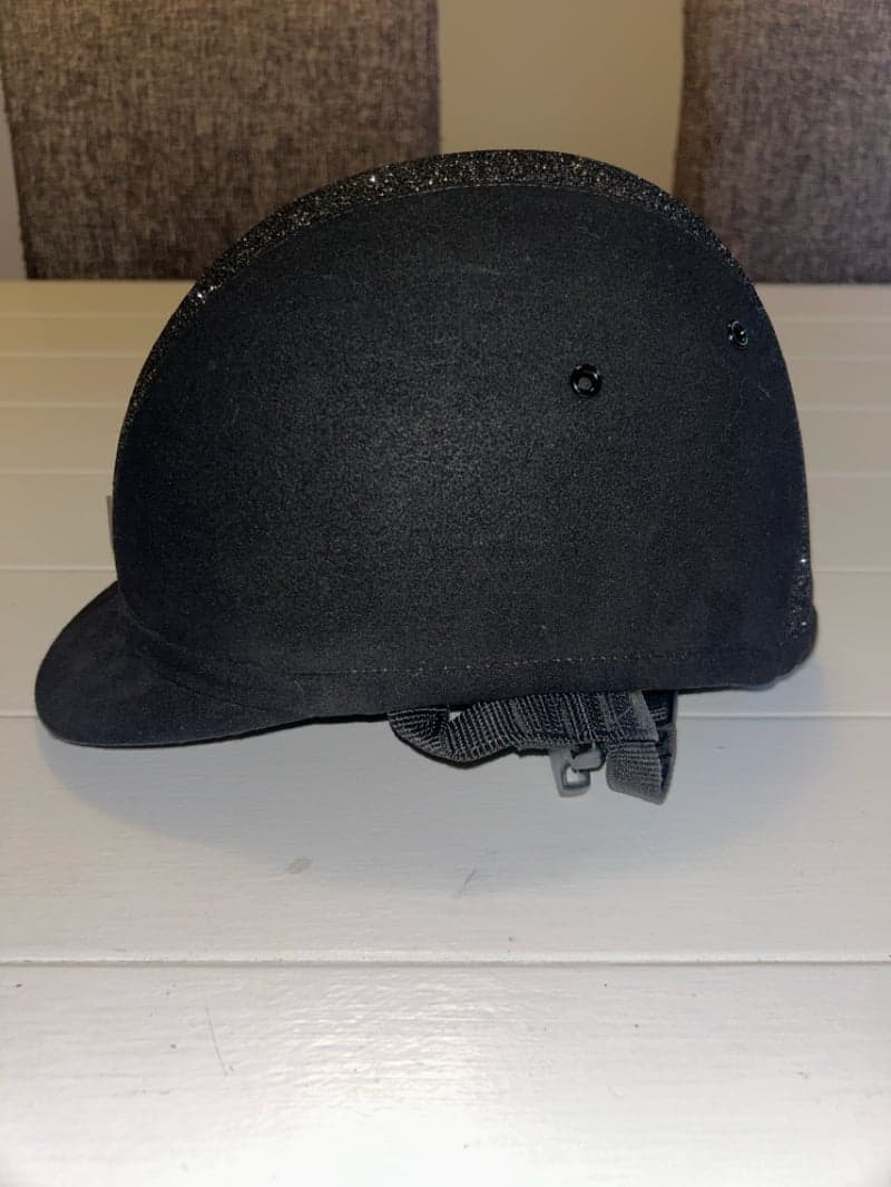 Bild 2 av Svart och glittrir Charles owen hjälm 