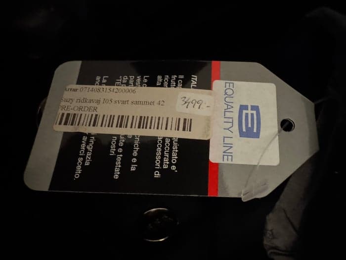 Media 5 av Svart kavaj i sammet från Equiline