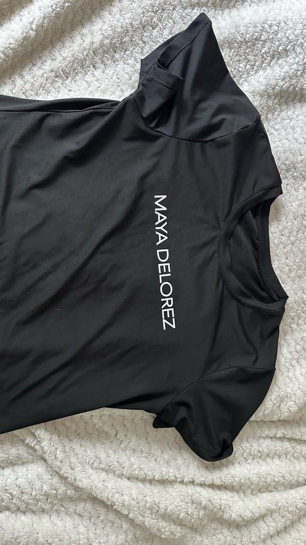 Bild 1 av Svart kortärmad tröja från Maya Delorez