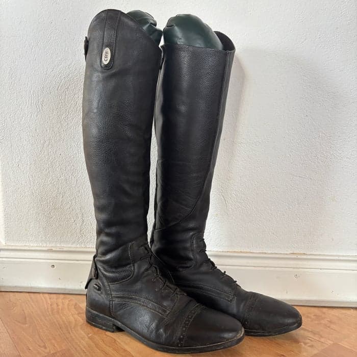 Media 2 av Svarta ridstövlar från CRW