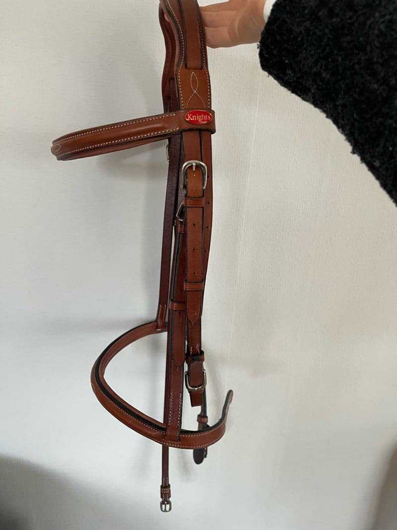 Bild 2 av Ljusbrunt Knights träns