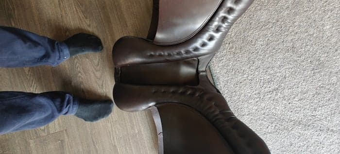 Media 7 av Mörkbrun äldre sadel