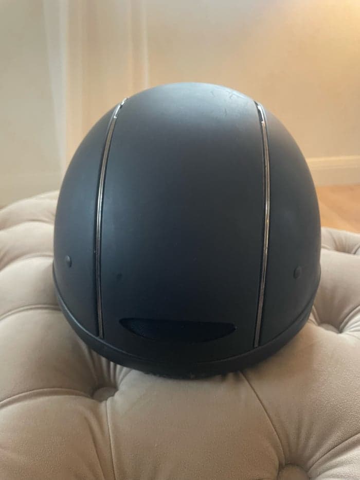 Media 3 av Svart ridhjälm med solskärm