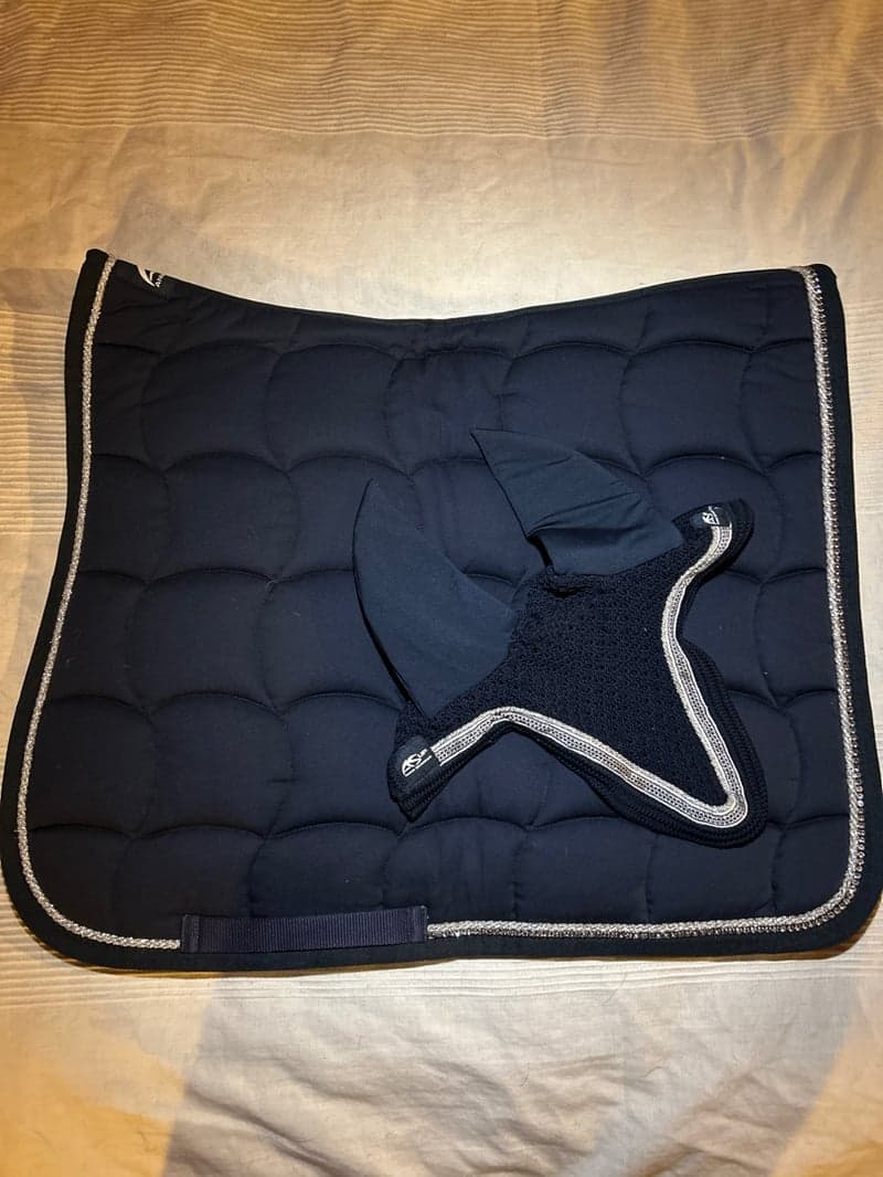 Bild 3 av Mörkblått anna scarpati dressyr schabrak