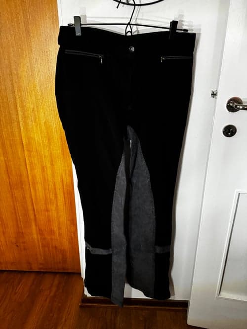 Bild av Svarta ridbyxor