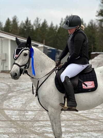 Inlägg 14 av Showridning med titeln Hopptävling 