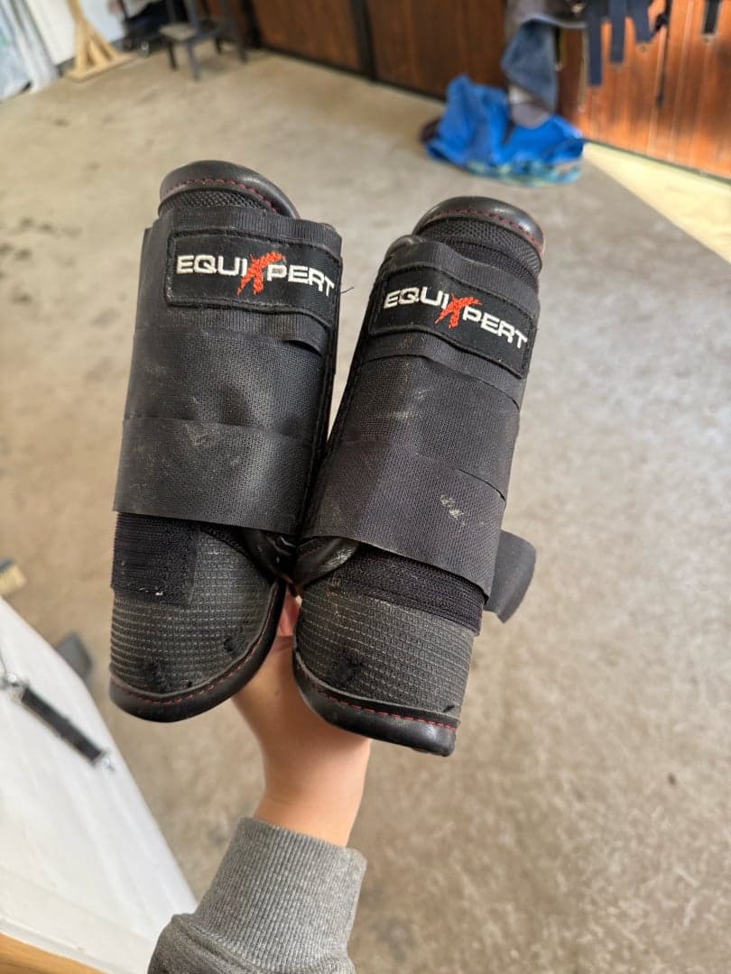 Bild 1 av Svarta benskydd från EQUIPERT