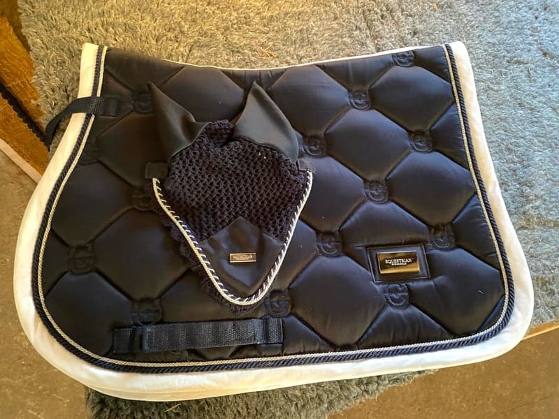 Bild 2 av Equestrian Stockholm hopp-schabrak