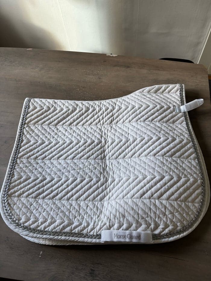 Media 2 of Vitt schabrak från HorseGuard