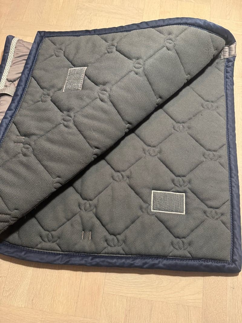 Image 4 of Grått dressyrshabrak från Equestrian Stockholm 