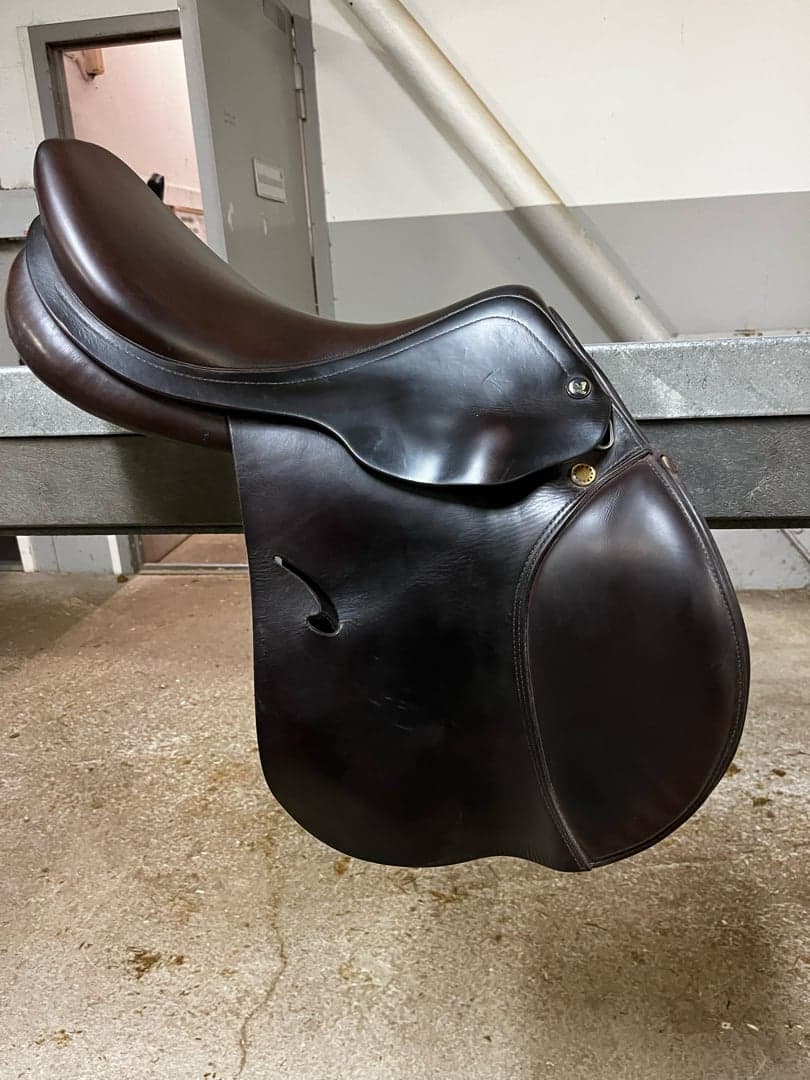 Bild 1 av Hoppsadel Prestige Roma jump