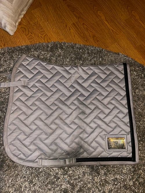 Bild av Grått schabrak från Skara hästsport