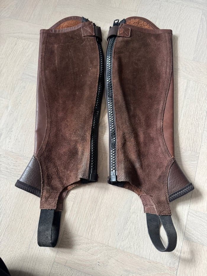 Media 2 av Bruna concord chaps från Ariat