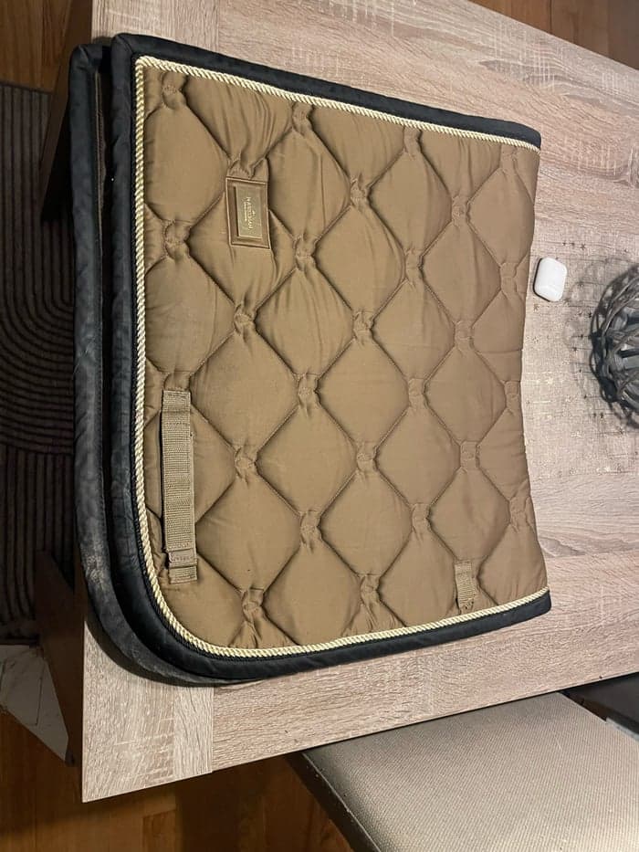 Media 1 of Brunt schabrak från Equestrian Stockholm 