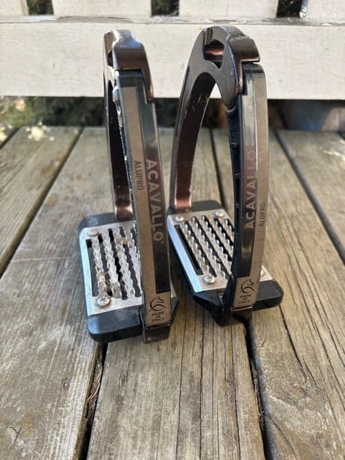 Bild av stigbyglar från Acavallo