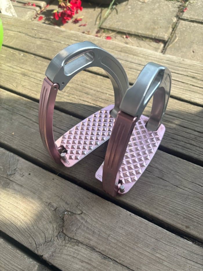 Media 2 av Rosa stigbyglar från tech stirrups