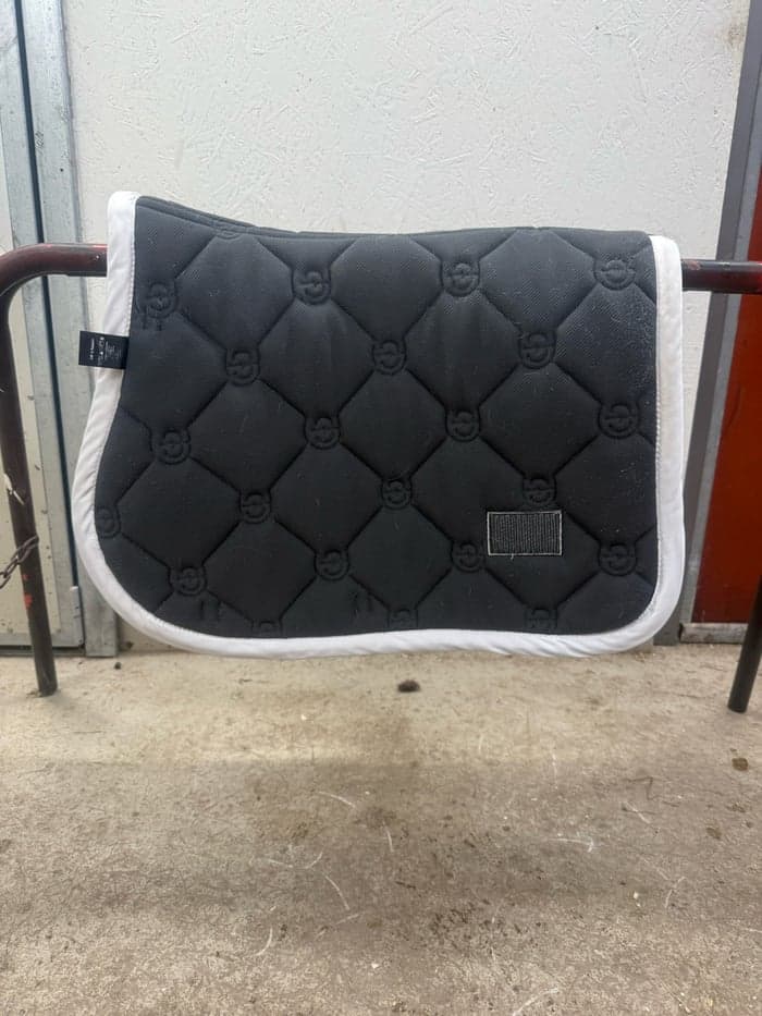 Media 6 av JULKLAPPSTIPS!🎅Mörkgrått hoppschabrak med huva från Equestrian Stockholm, strl PONNY 