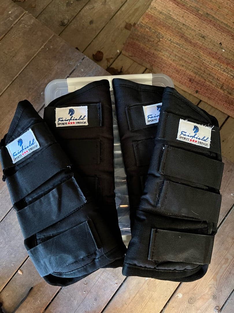 Bild 1 av Svarta transportskydd från Fairfield