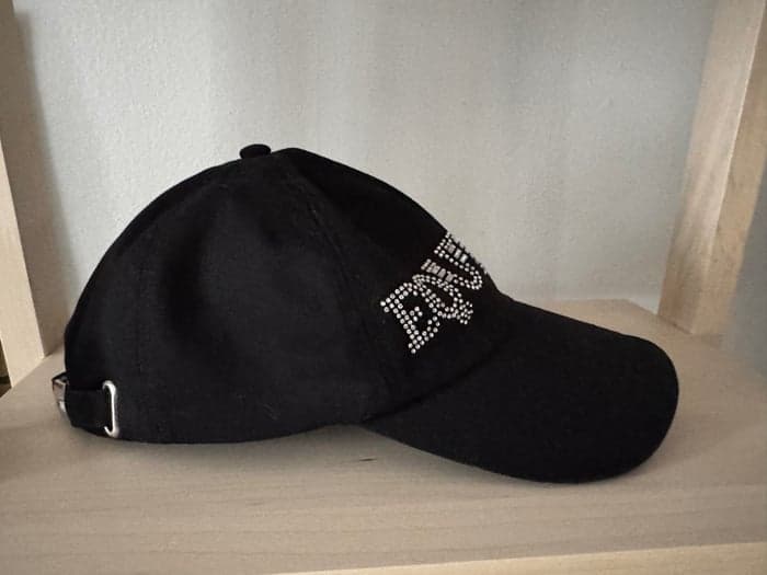 Media 2 av Svart keps med bling från Equiline