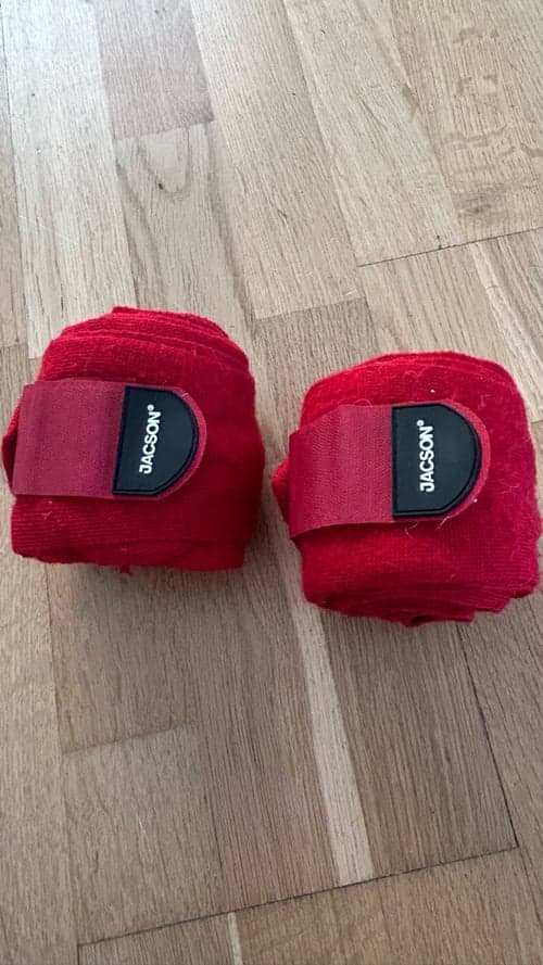 Bild av Röda benlindor från JACSON