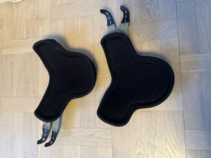 Media 2 av Svarta bakbenskydd från Veredus