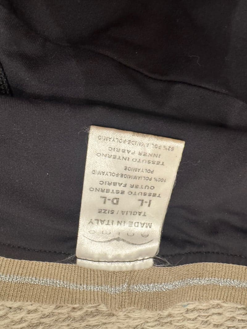 Image 4 of Svart huva från Animo med strass