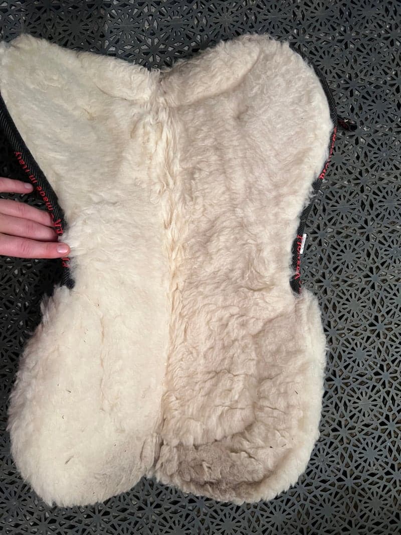 Bild 4 av Svart sheepskin pad från Pioneer