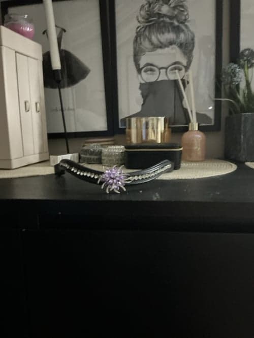 Bild av Svart panband med lila dekoration