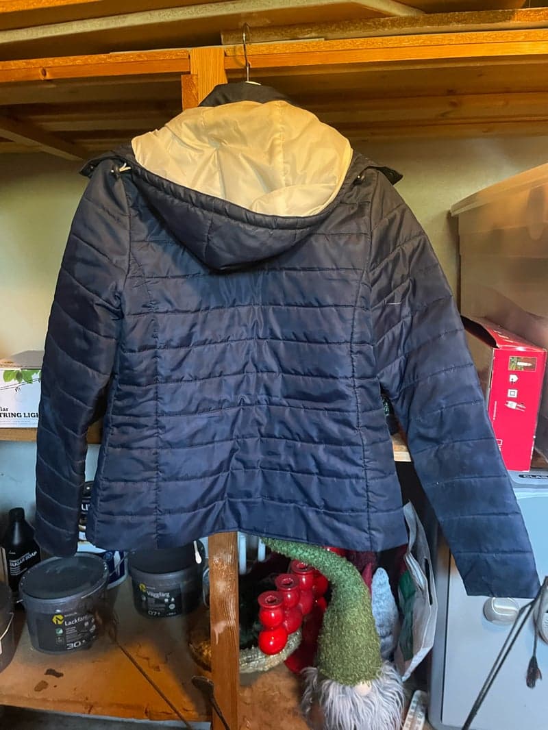 Image 2 of Mörkblå lättviktsjacka