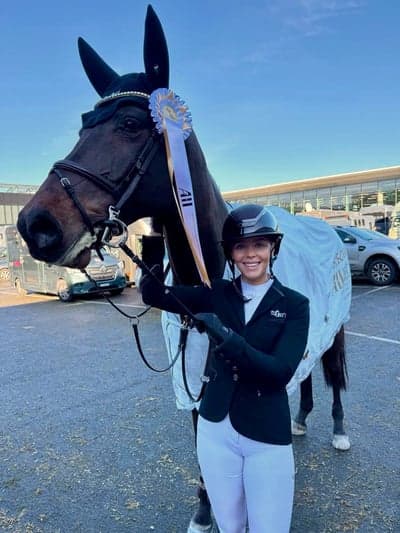 Post 6 of Hanoverian with title 1st place in U25 qualifyer - Amandus Horse show 🥇