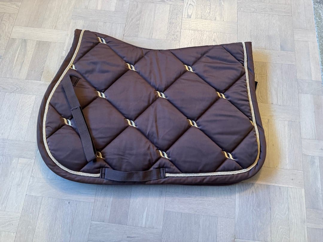 Bild 1 av Back on Track Schabrak – Allround/Jump – Chestnut (Full)