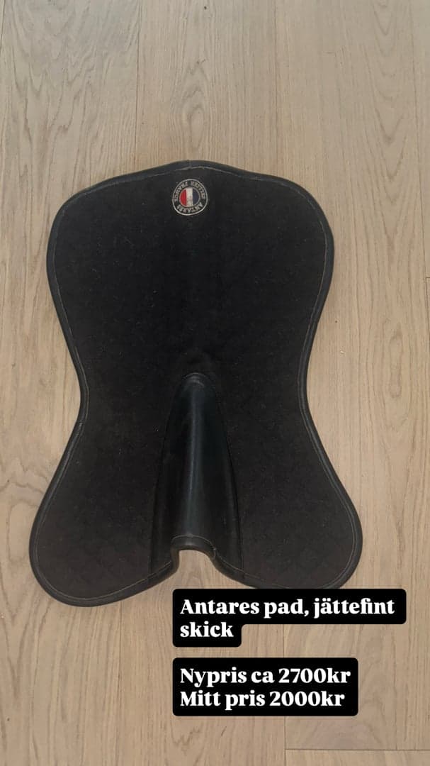 Bild 1 av Svart sadelunderlag från Antares