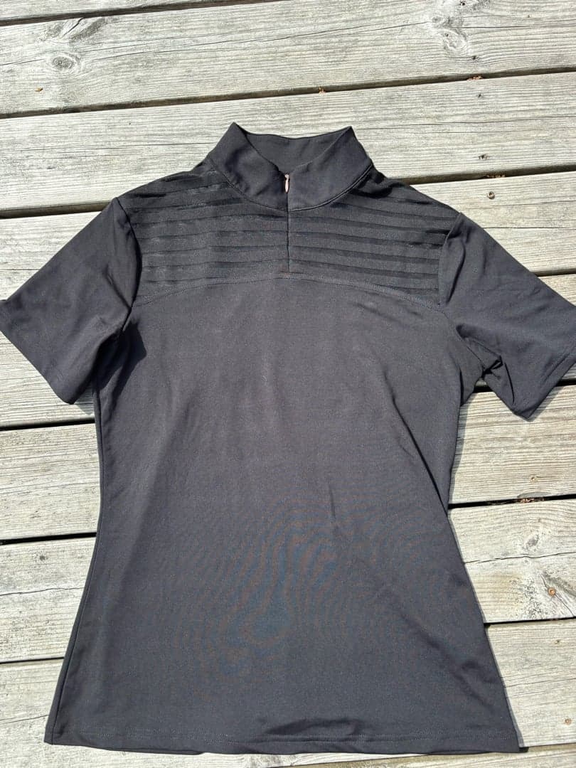 Bild 1 av Svart träningst-shirt